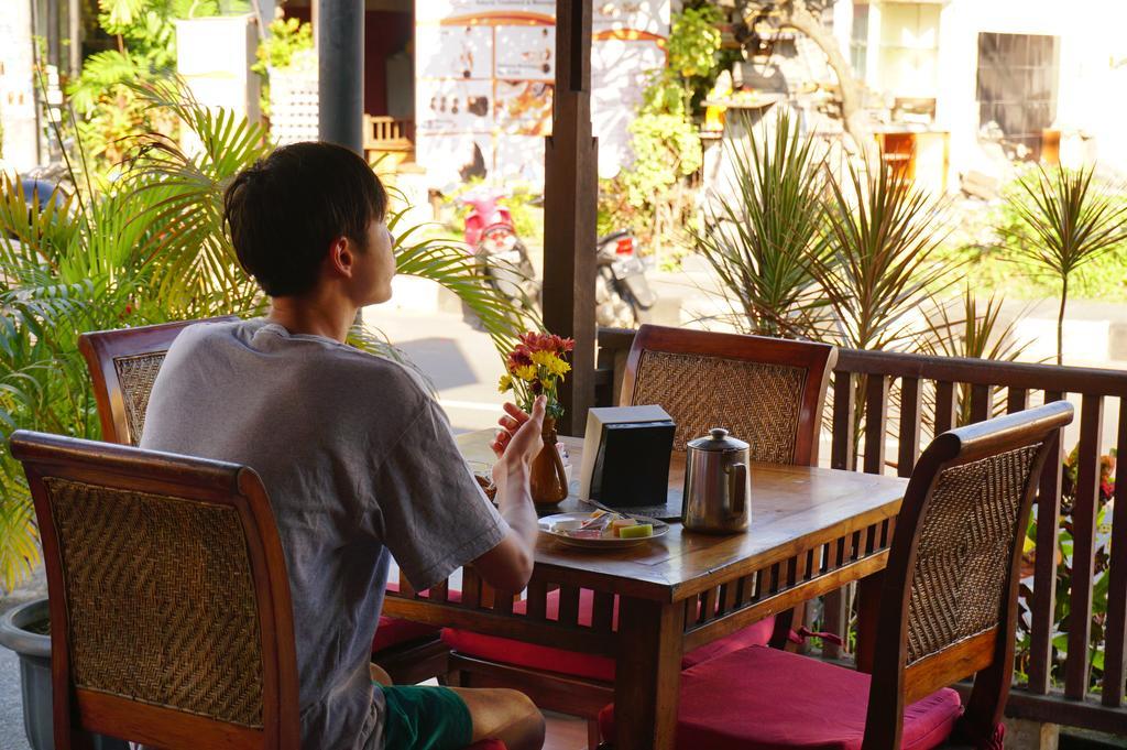 Yulia 2 Homestay Sanur Zewnętrze zdjęcie