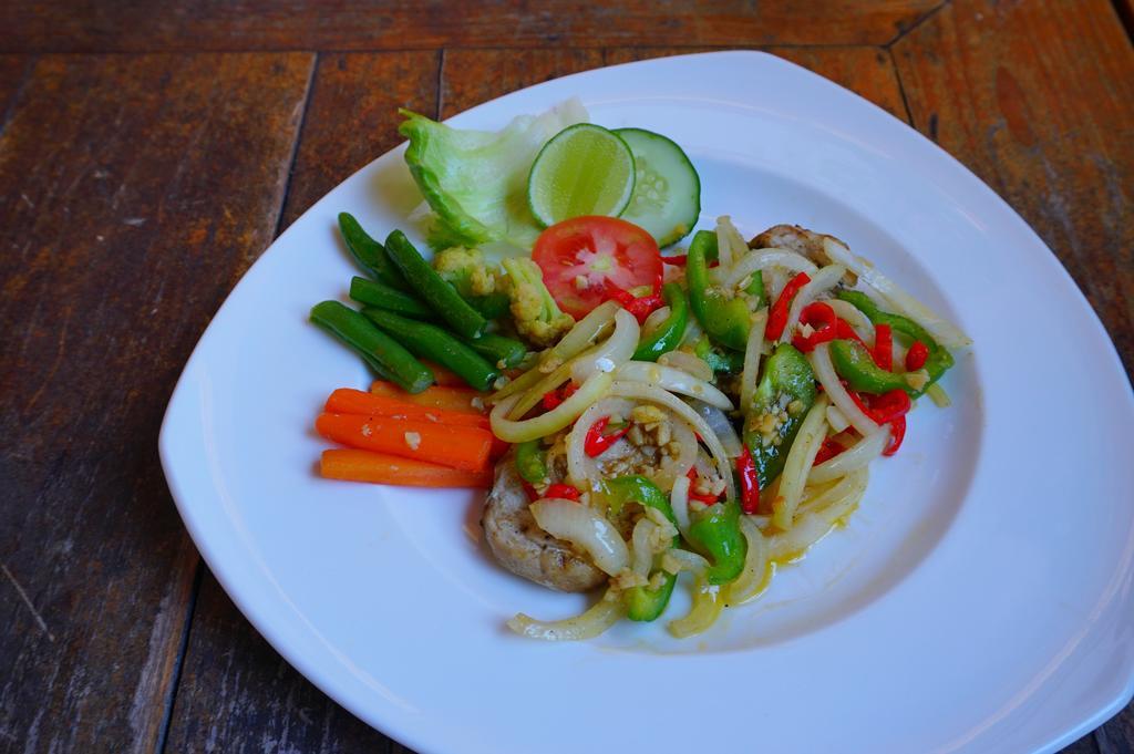 Yulia 2 Homestay Sanur Zewnętrze zdjęcie