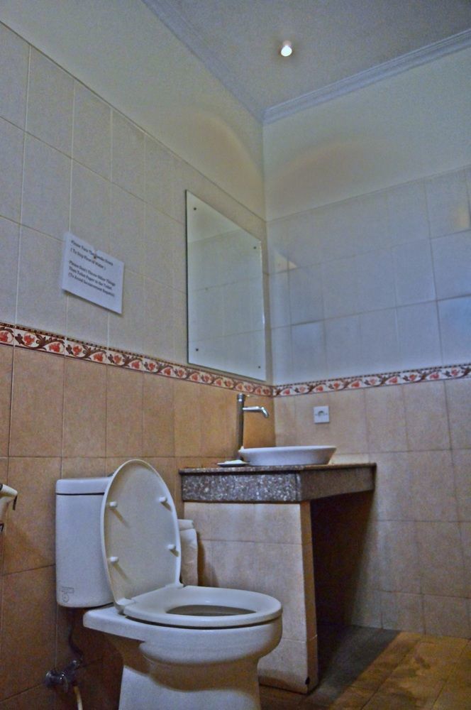 Yulia 2 Homestay Sanur Zewnętrze zdjęcie